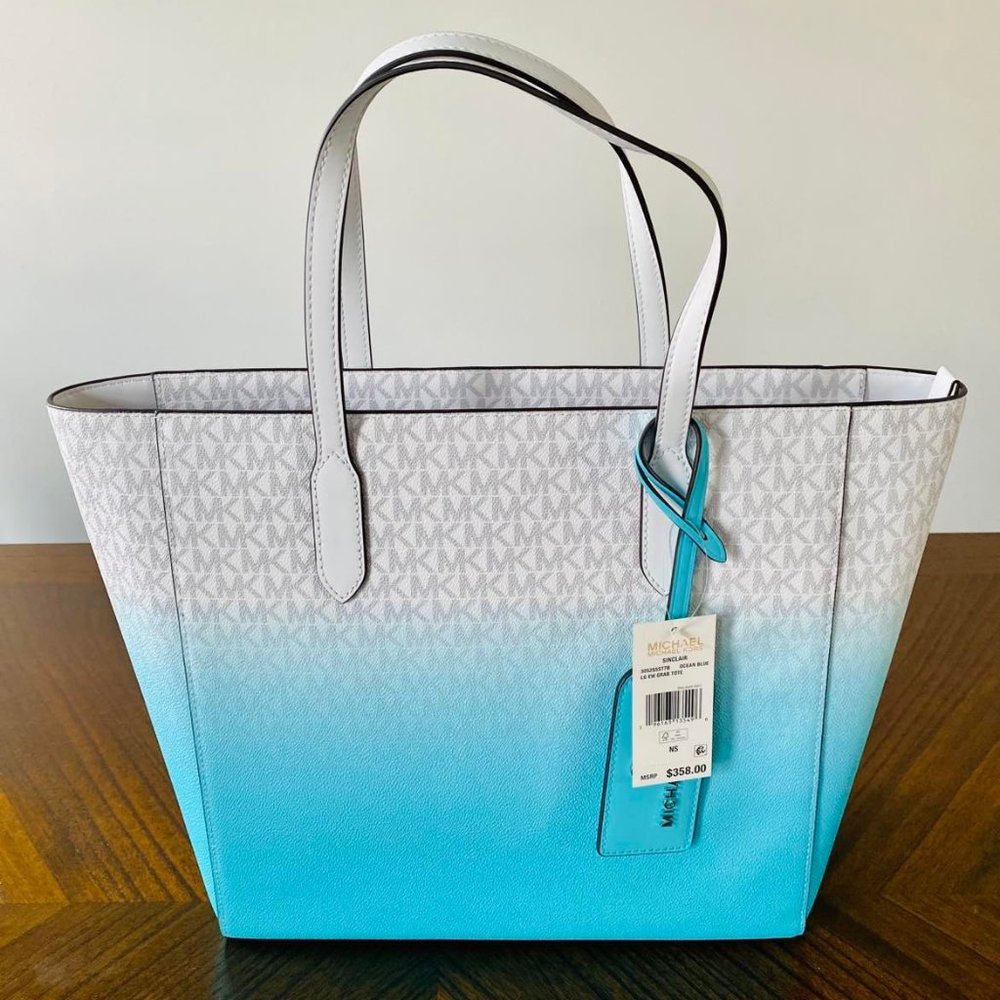 Beautiful Brand New - Michael Kors, SINCLAIR - Signature Logo Ombre, Large Women
